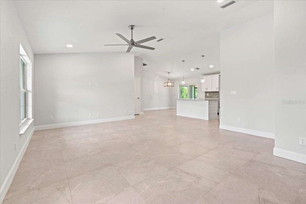 Image 6 of 37 For 10237 Deerwood Avenue