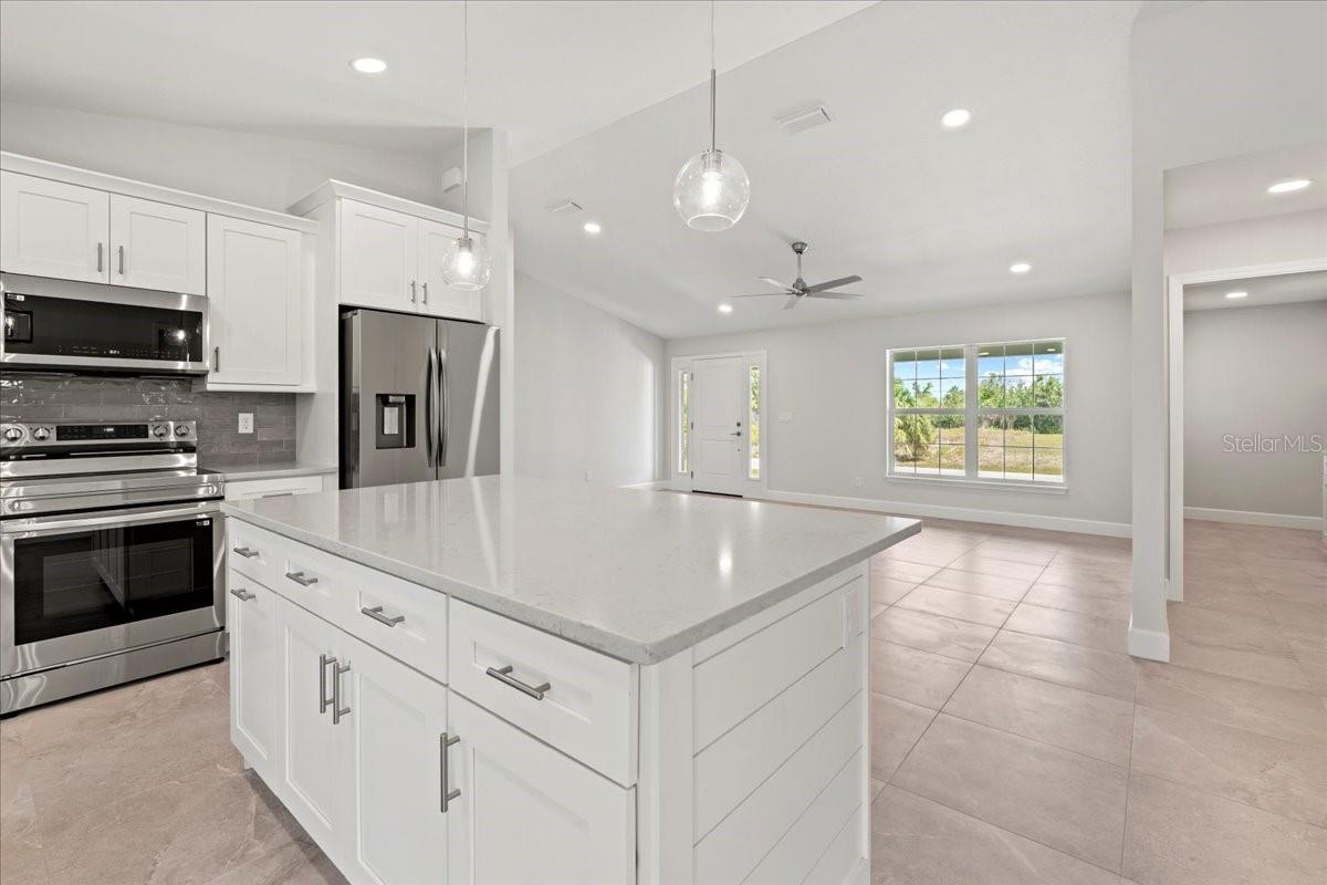 Image 8 of 37 For 10237 Deerwood Avenue