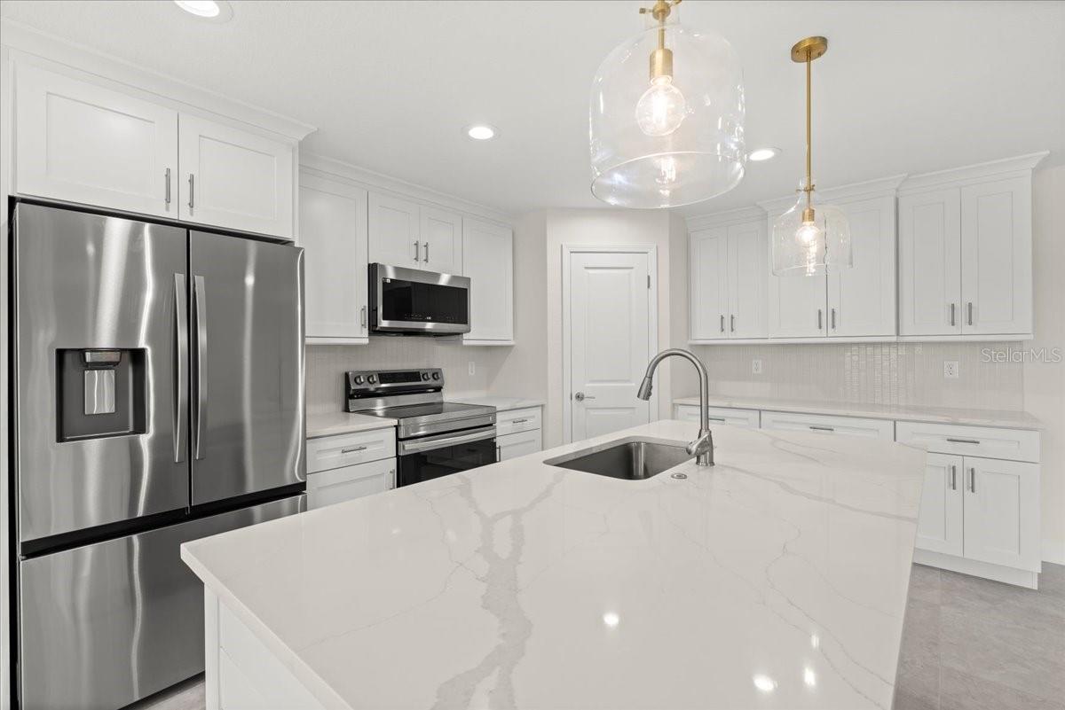 Image 12 of 39 For 9073 Fruitland Avenue