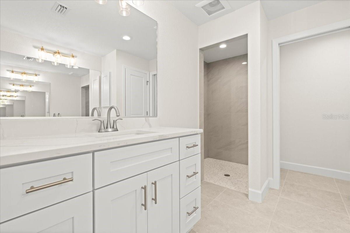 Image 20 of 39 For 9073 Fruitland Avenue