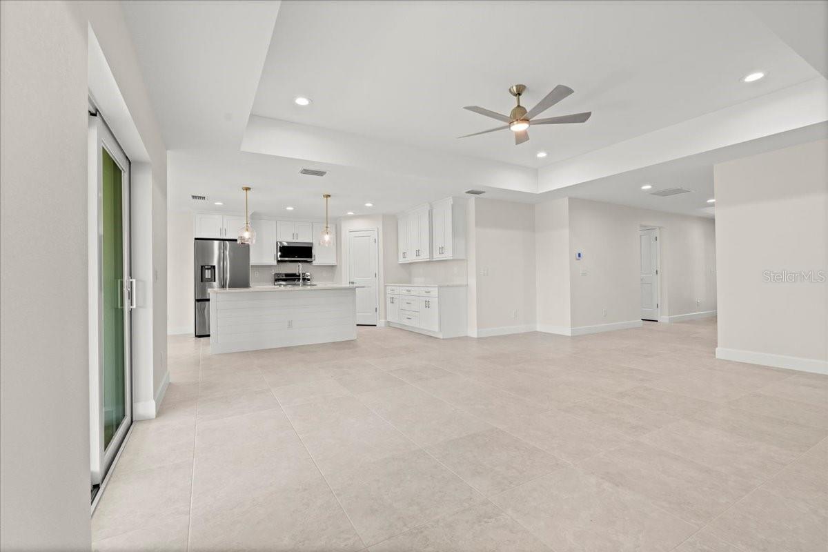 Image 7 of 39 For 9073 Fruitland Avenue