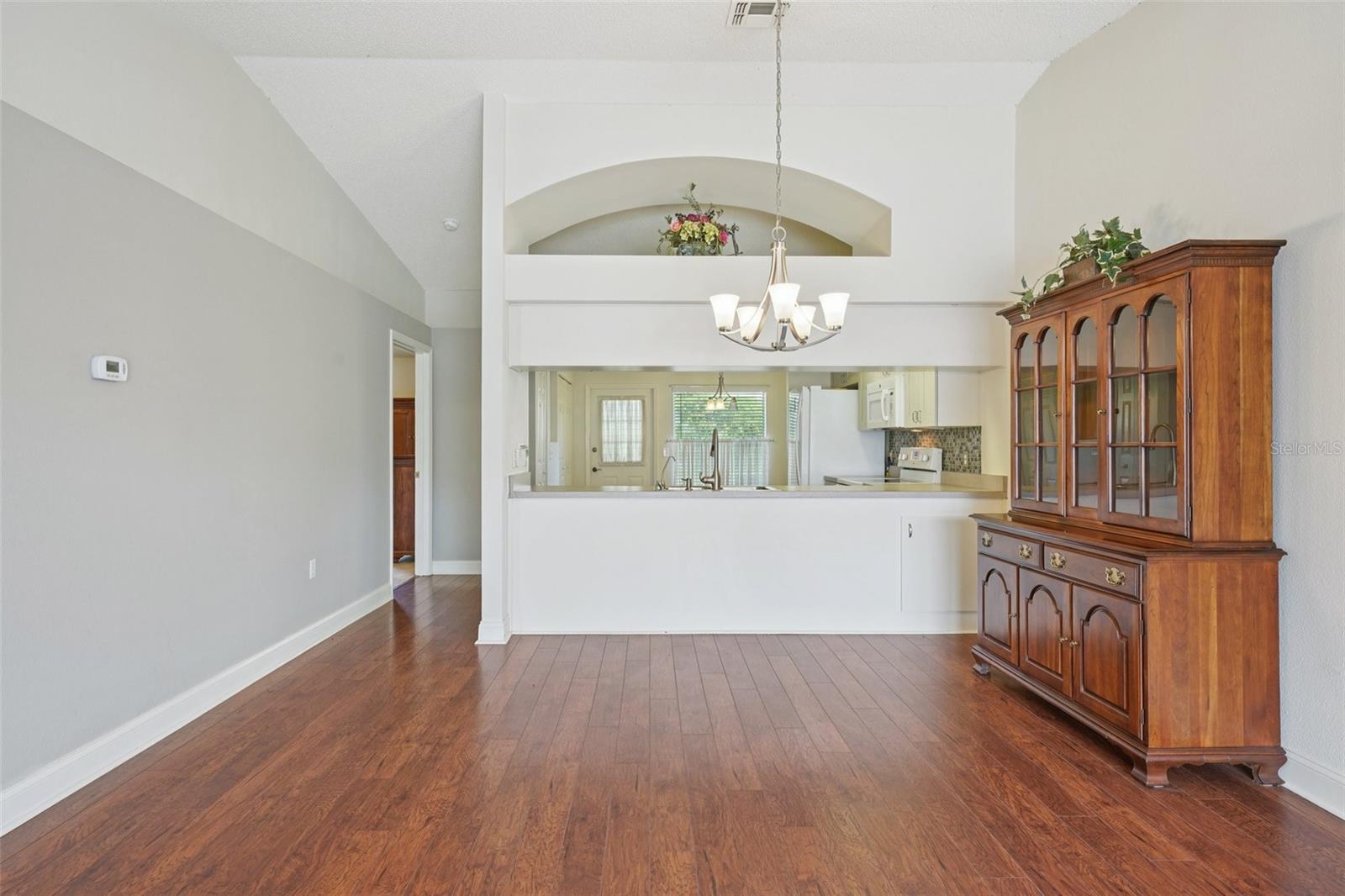 Listing photo id 10 for 38237 Eucalyptus Drive