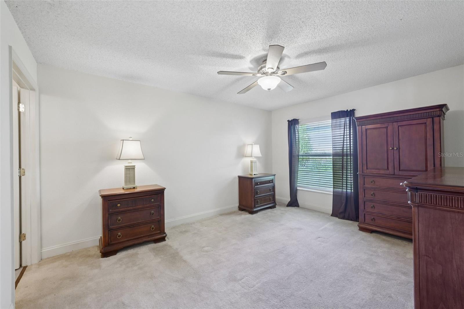 Listing photo id 26 for 38237 Eucalyptus Drive