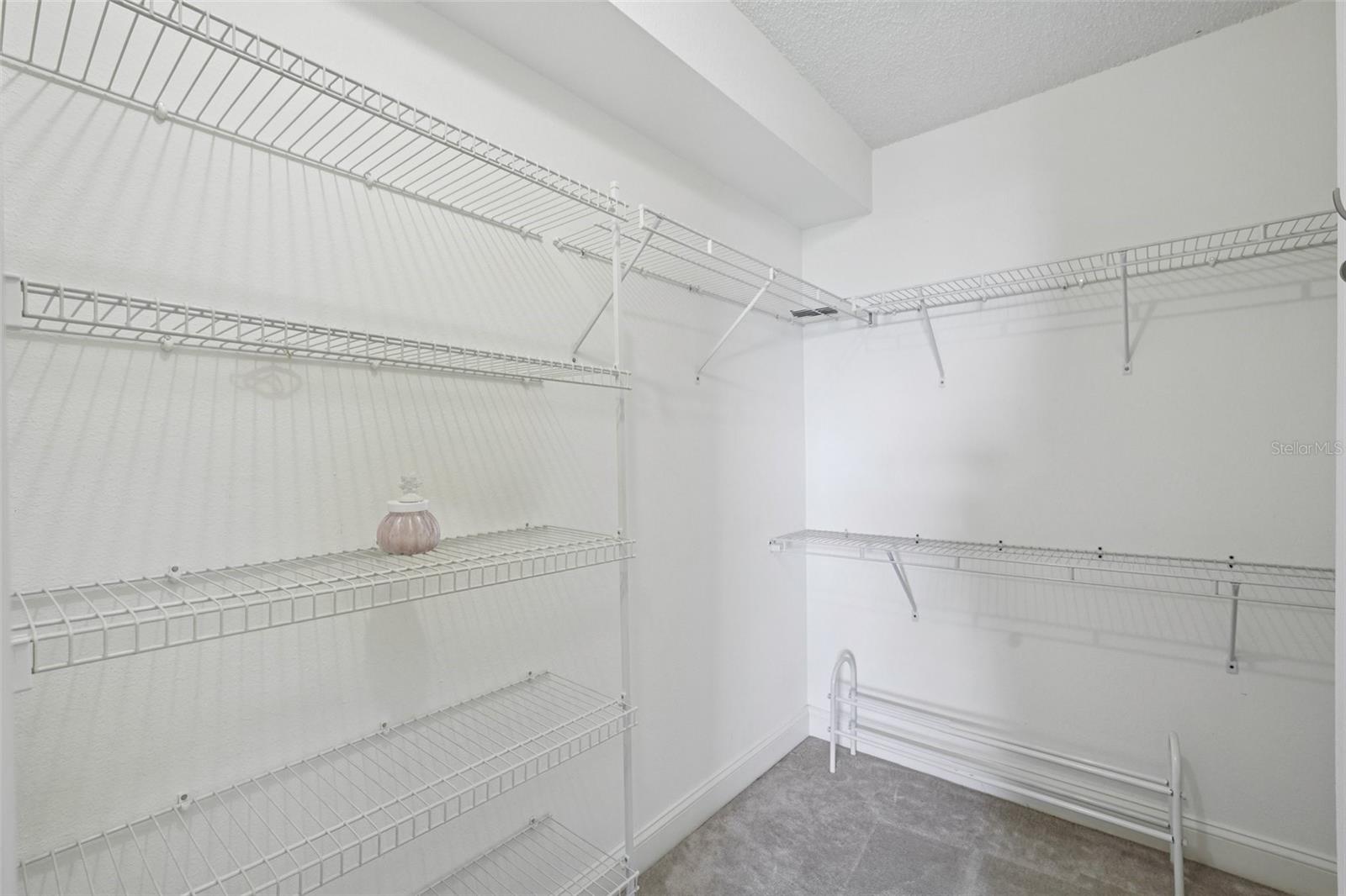 Listing photo id 33 for 38237 Eucalyptus Drive