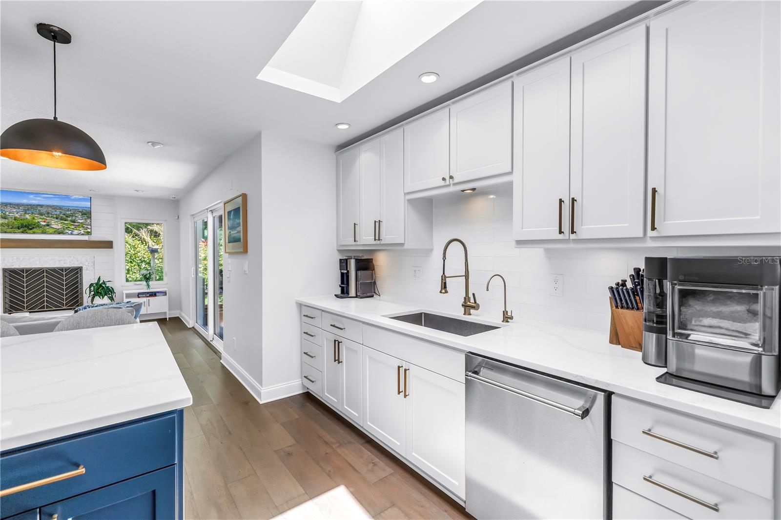 Image 11 of 75 For 4096 38th Street S