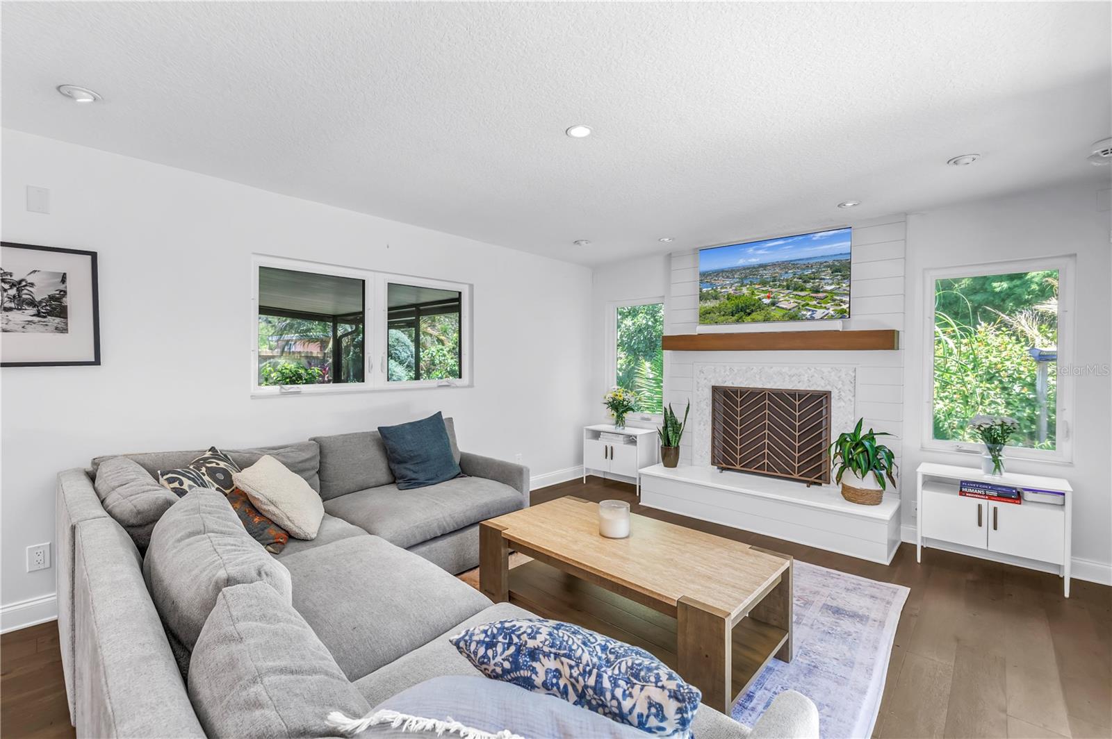 Image 22 of 75 For 4096 38th Street S