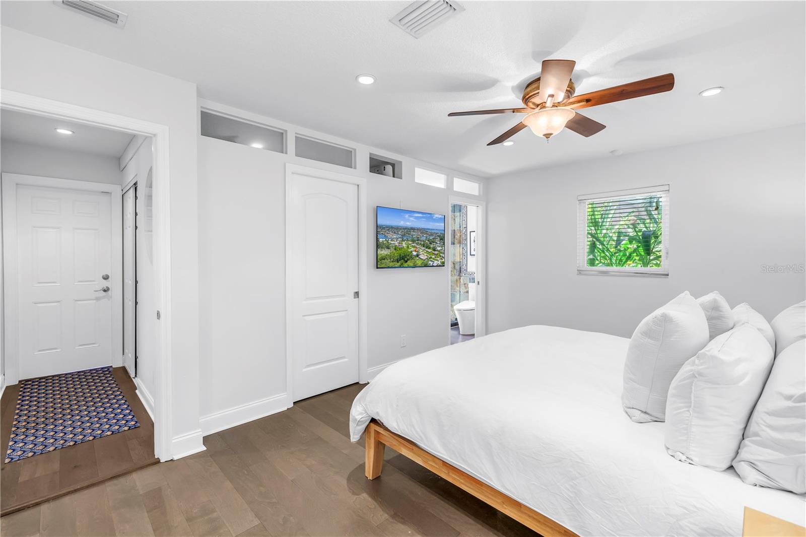 Image 28 of 75 For 4096 38th Street S