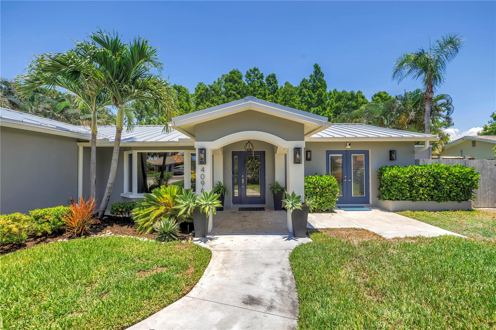 Image 3 of 75 For 4096 38th Street S