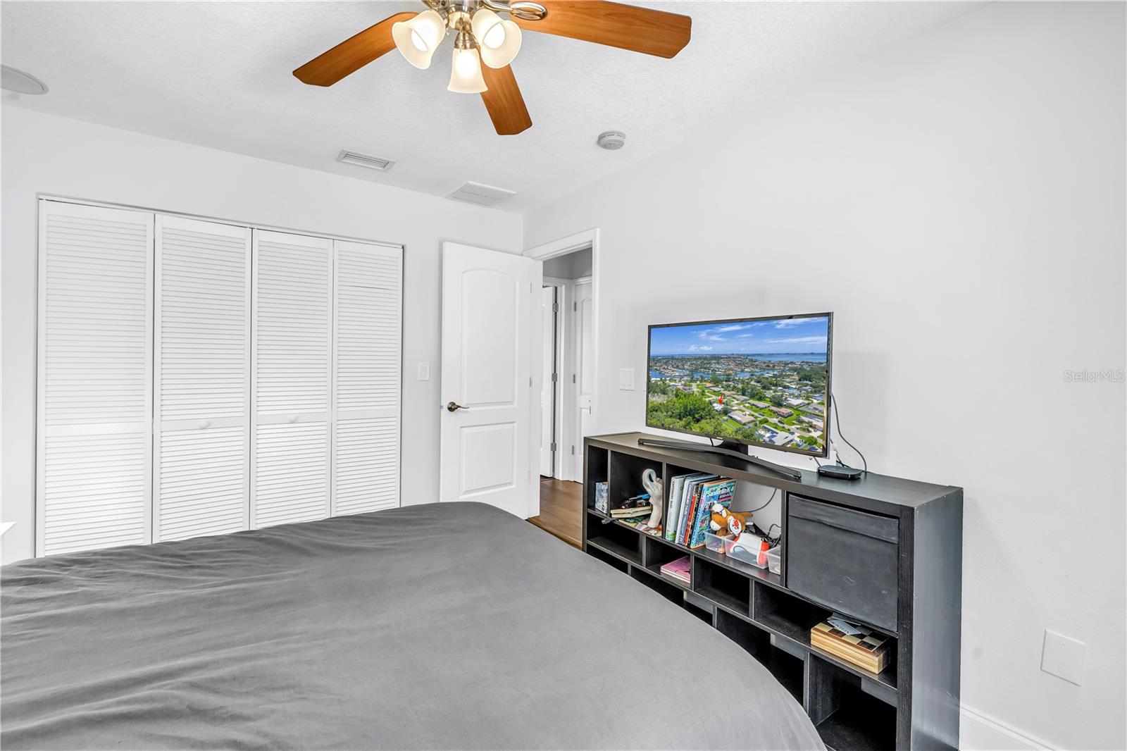 Image 33 of 75 For 4096 38th Street S