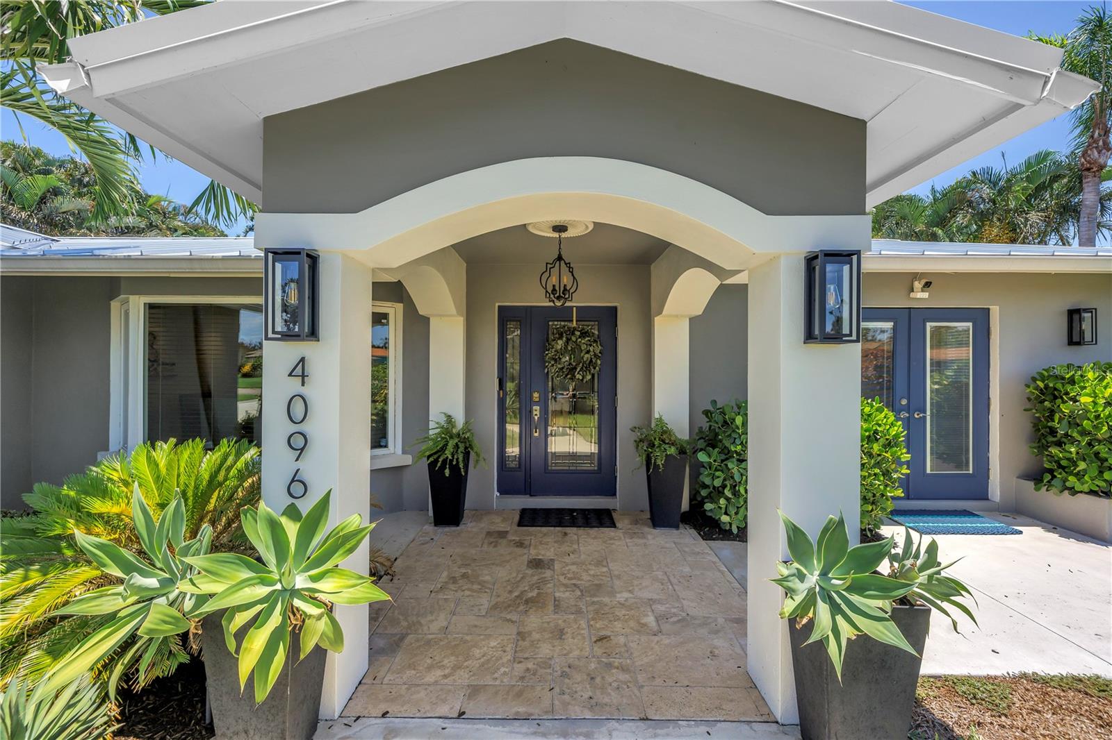 Image 4 of 75 For 4096 38th Street S