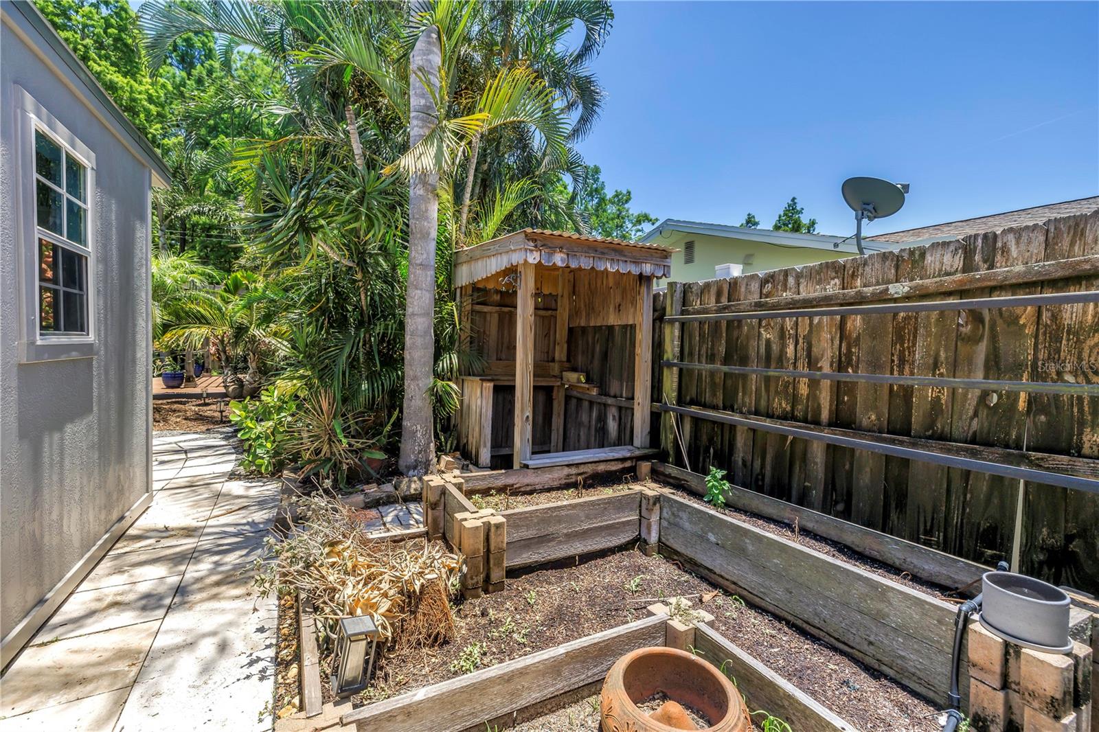 Image 62 of 75 For 4096 38th Street S