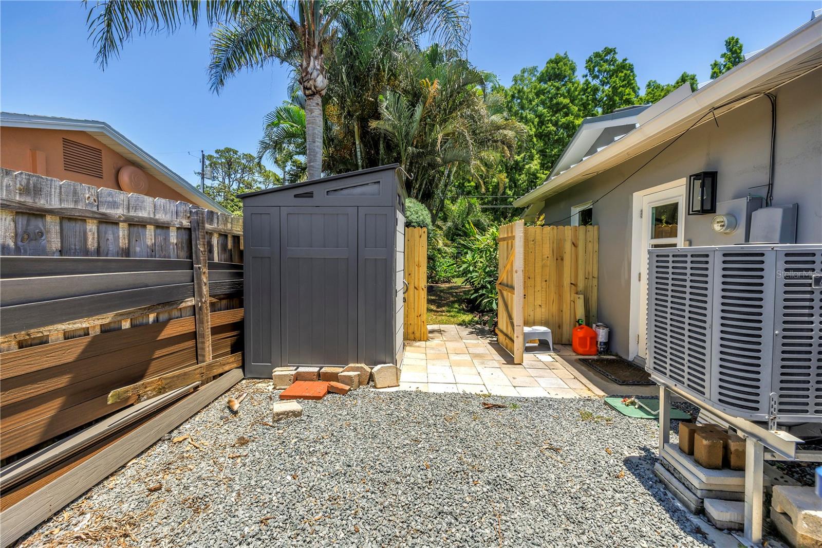 Image 65 of 75 For 4096 38th Street S