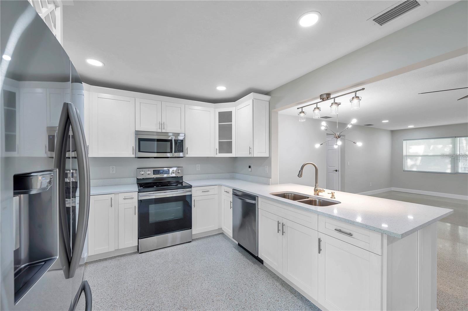 Image 3 of 14 For 201 Fernwood Avenue