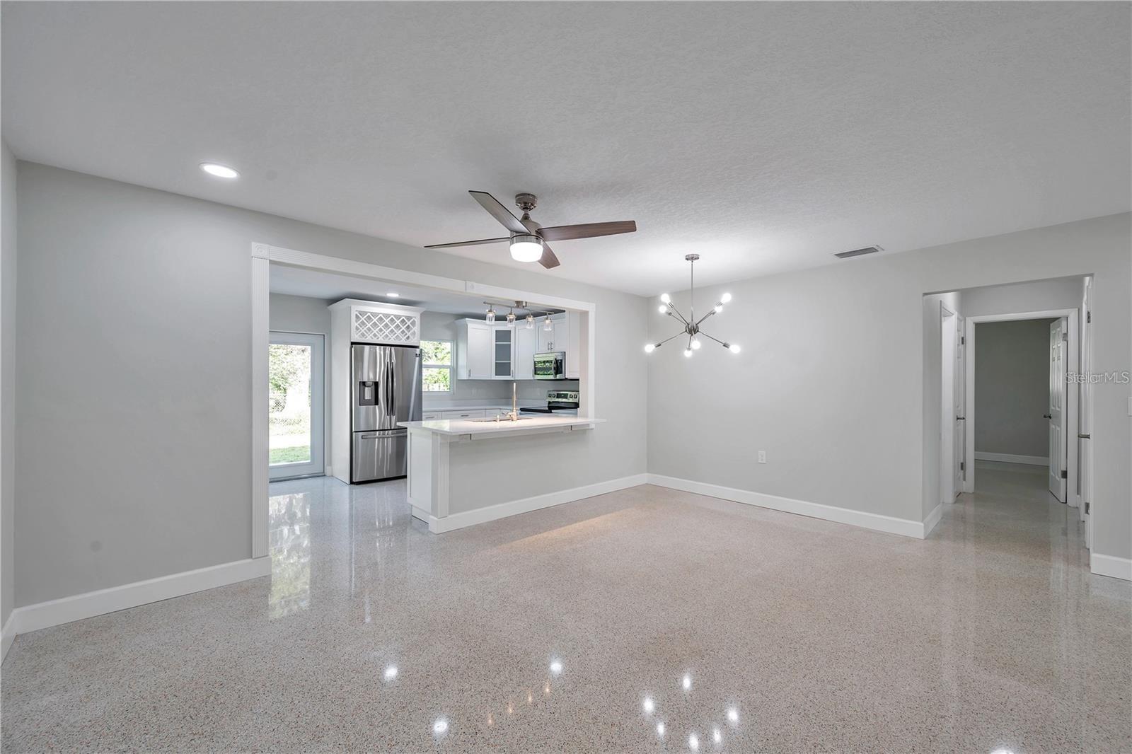 Image 6 of 14 For 201 Fernwood Avenue