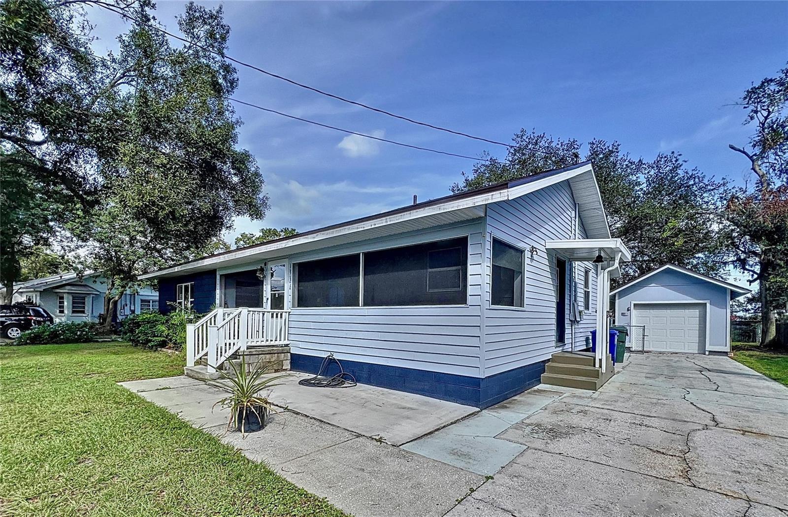 Image 15 of 59 For 1938 Fern Road