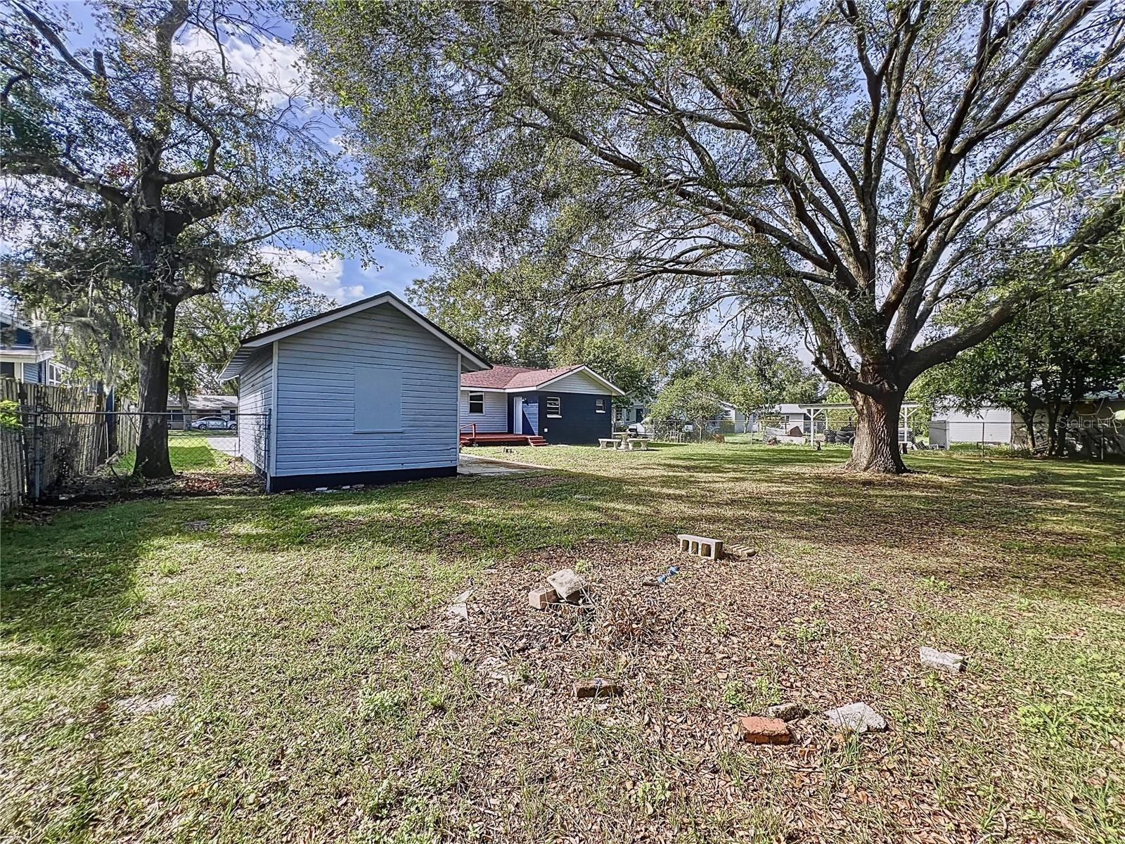 Image 9 of 59 For 1938 Fern Road