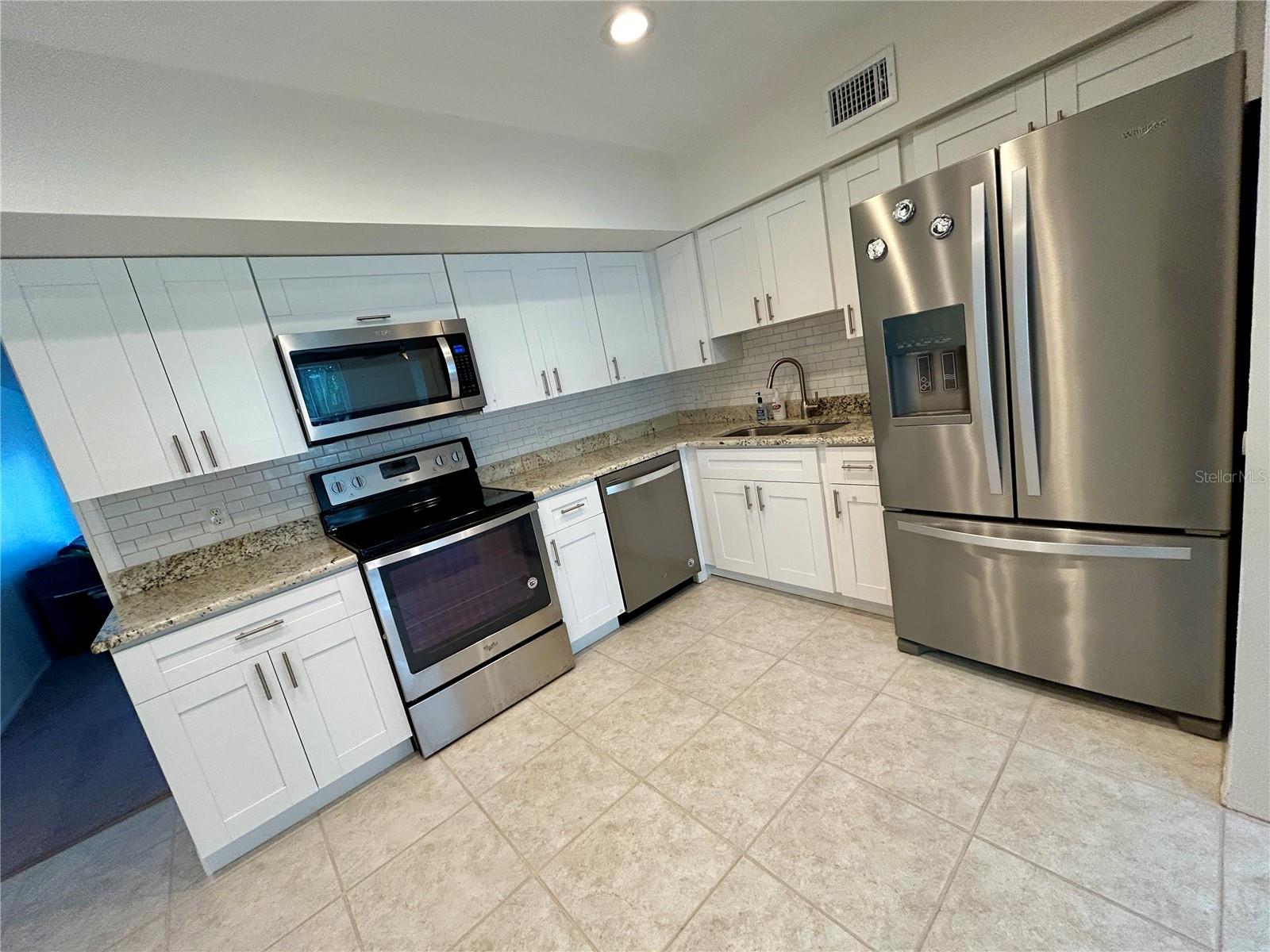 Image 12 of 54 For 2070 World Parkway Boulevard 36