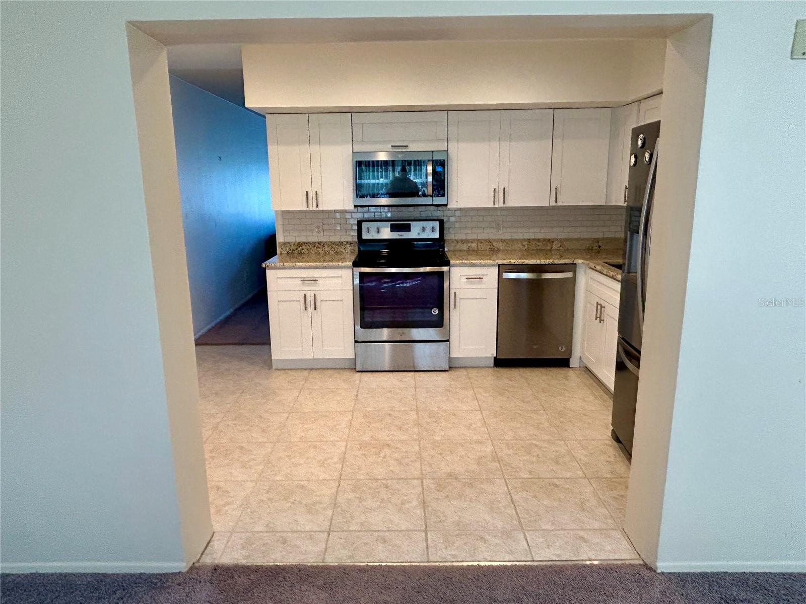 Image 15 of 54 For 2070 World Parkway Boulevard 36