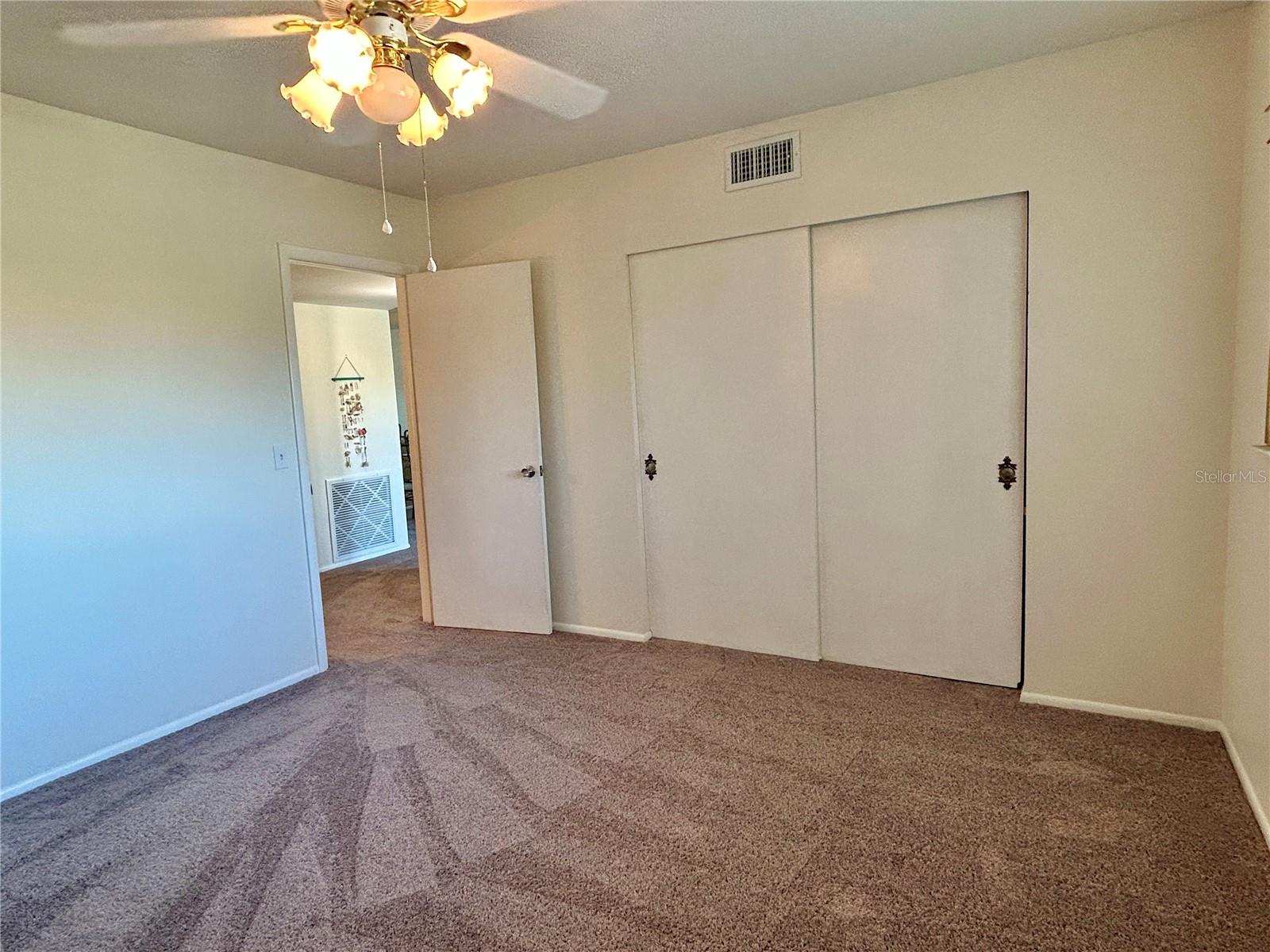 Image 28 of 54 For 2070 World Parkway Boulevard 36