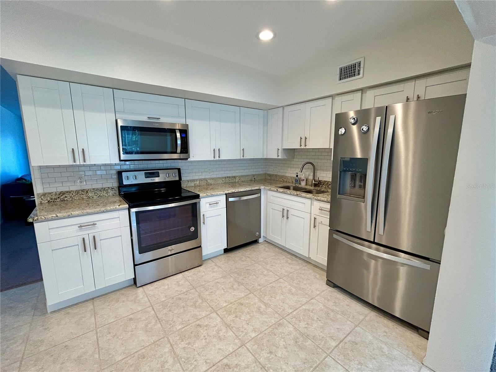 Image 9 of 54 For 2070 World Parkway Boulevard 36