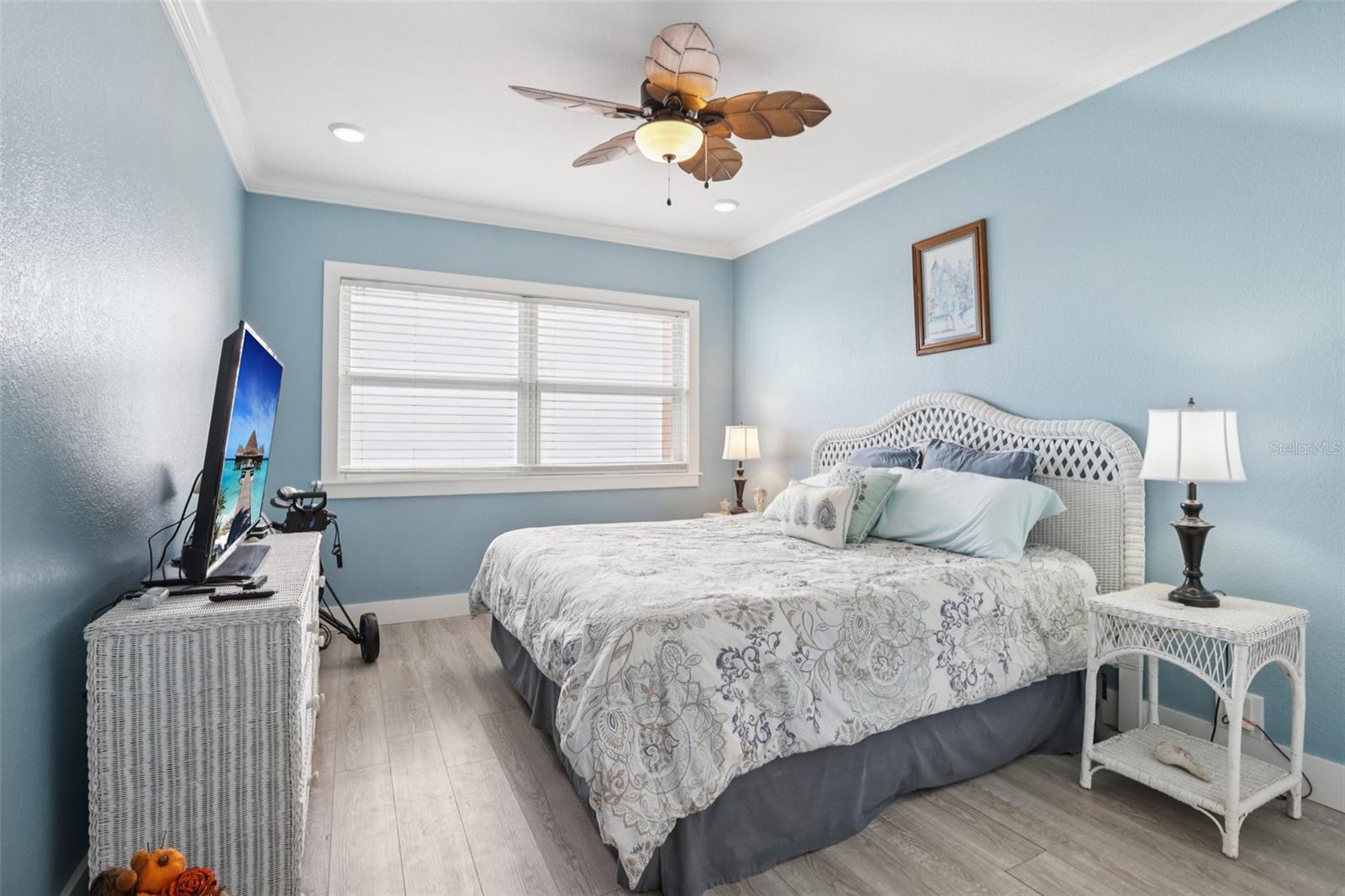 Image 12 of 42 For 880 Mandalay Avenue C513