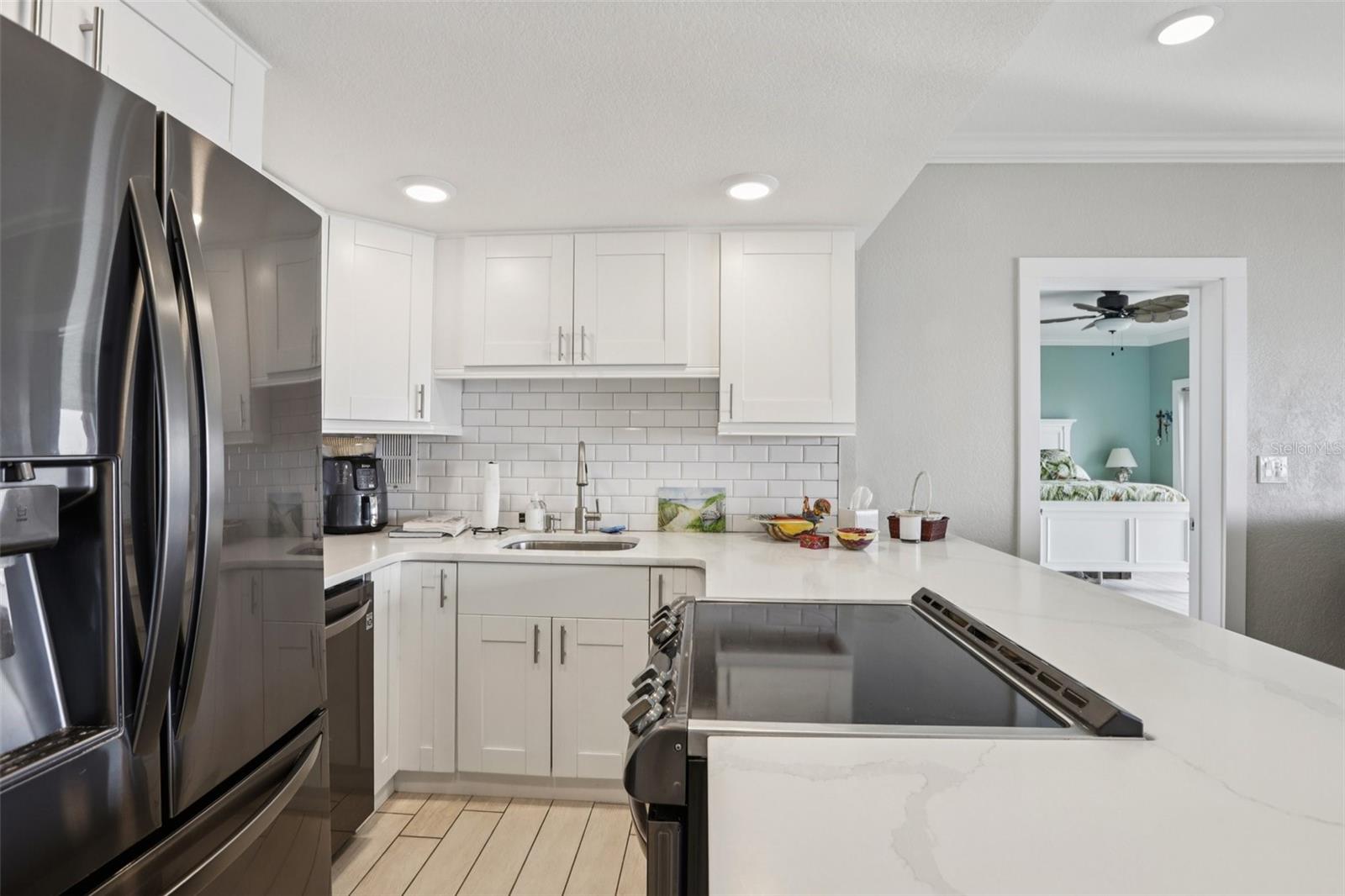 Image 9 of 42 For 880 Mandalay Avenue C513