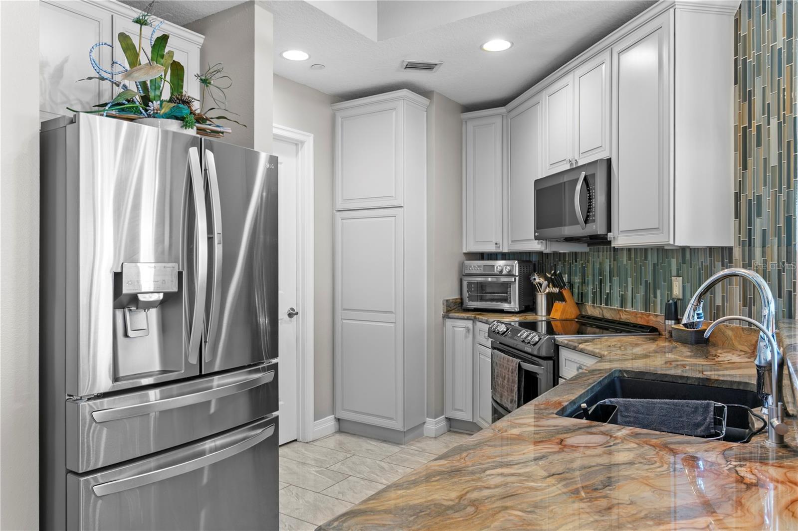 Image 22 of 60 For 449 12th Street 1004