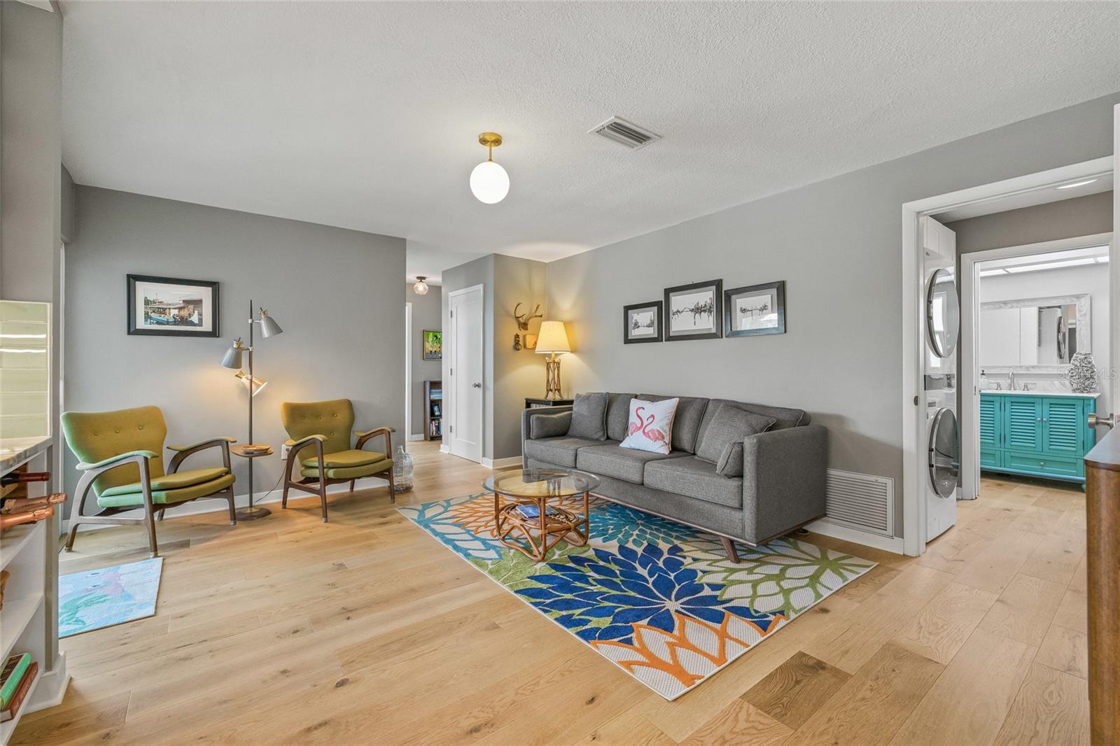 Image 14 of 39 For 2581 61st Avenue S