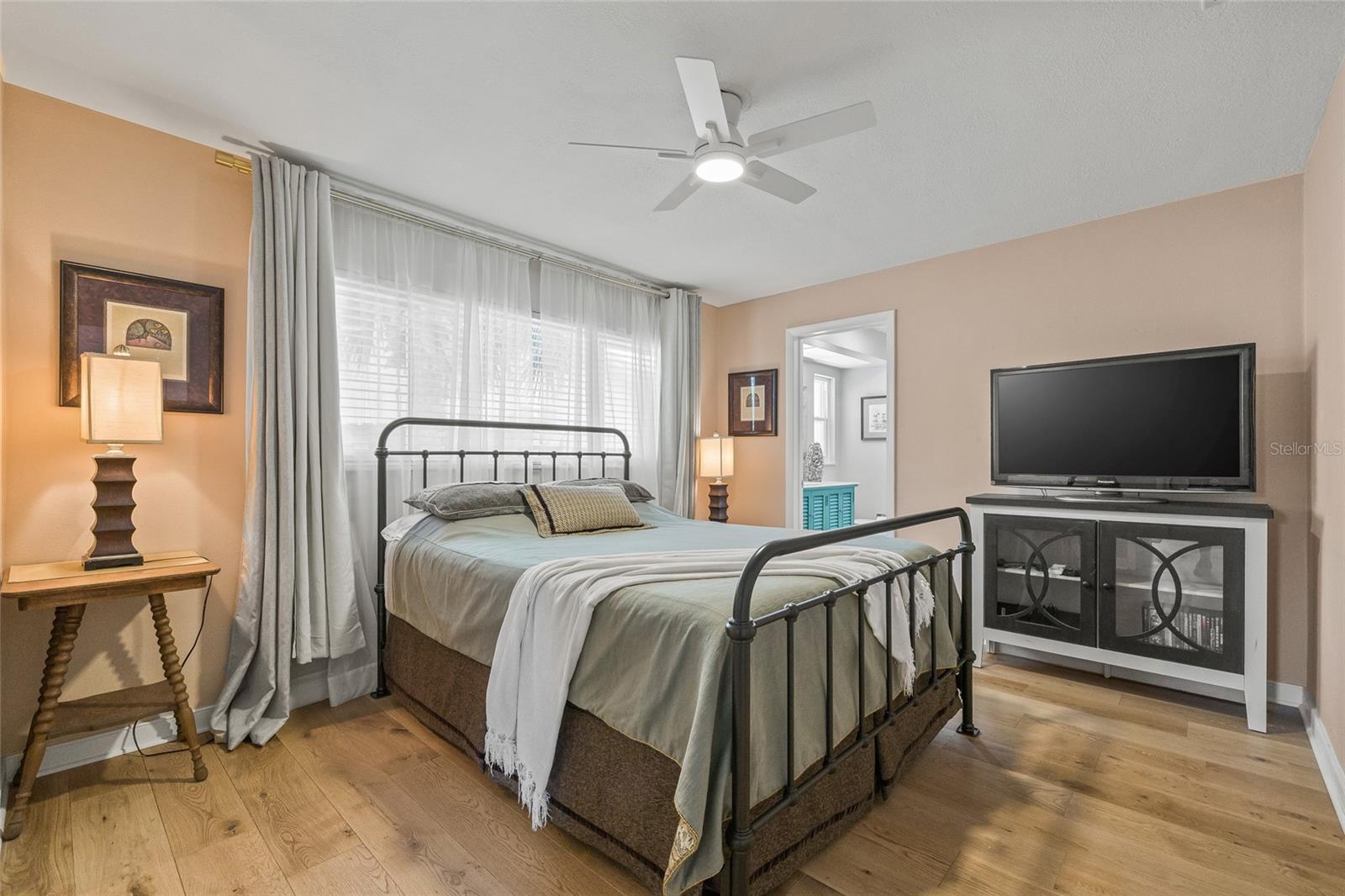 Image 24 of 39 For 2581 61st Avenue S