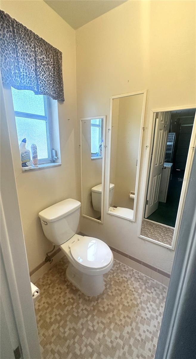 Image 11 of 33 For 5337 11th Avenue N