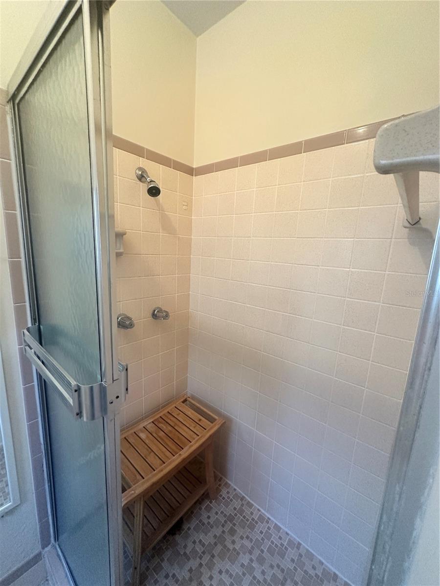 Image 12 of 33 For 5337 11th Avenue N