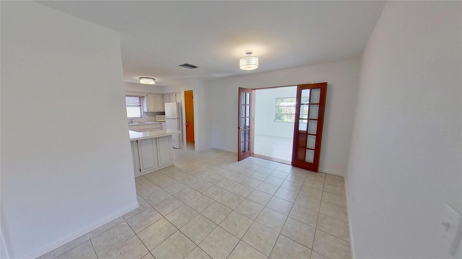 Image 21 of 33 For 5337 11th Avenue N