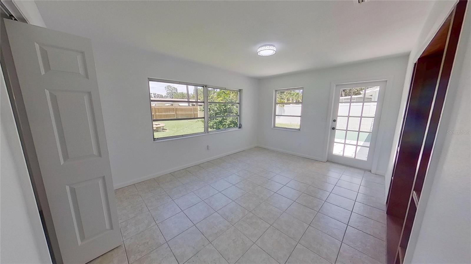Image 9 of 33 For 5337 11th Avenue N