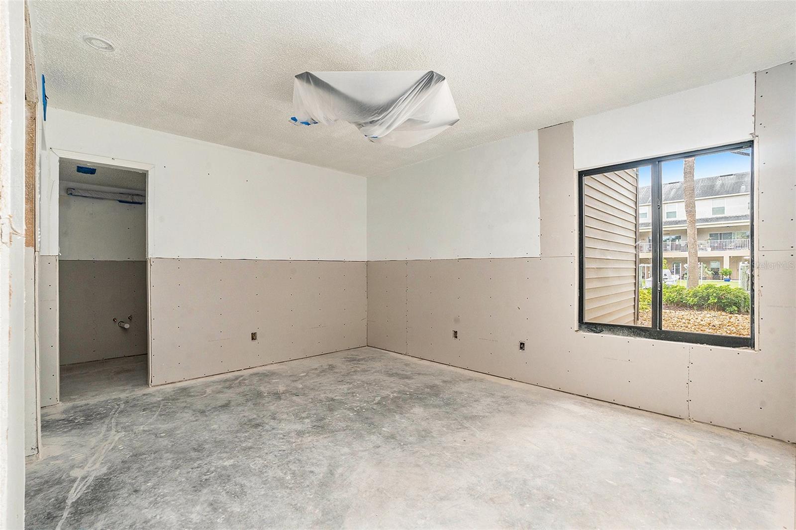 Image 11 of 31 For 326 Moorings Cove Drive 2b