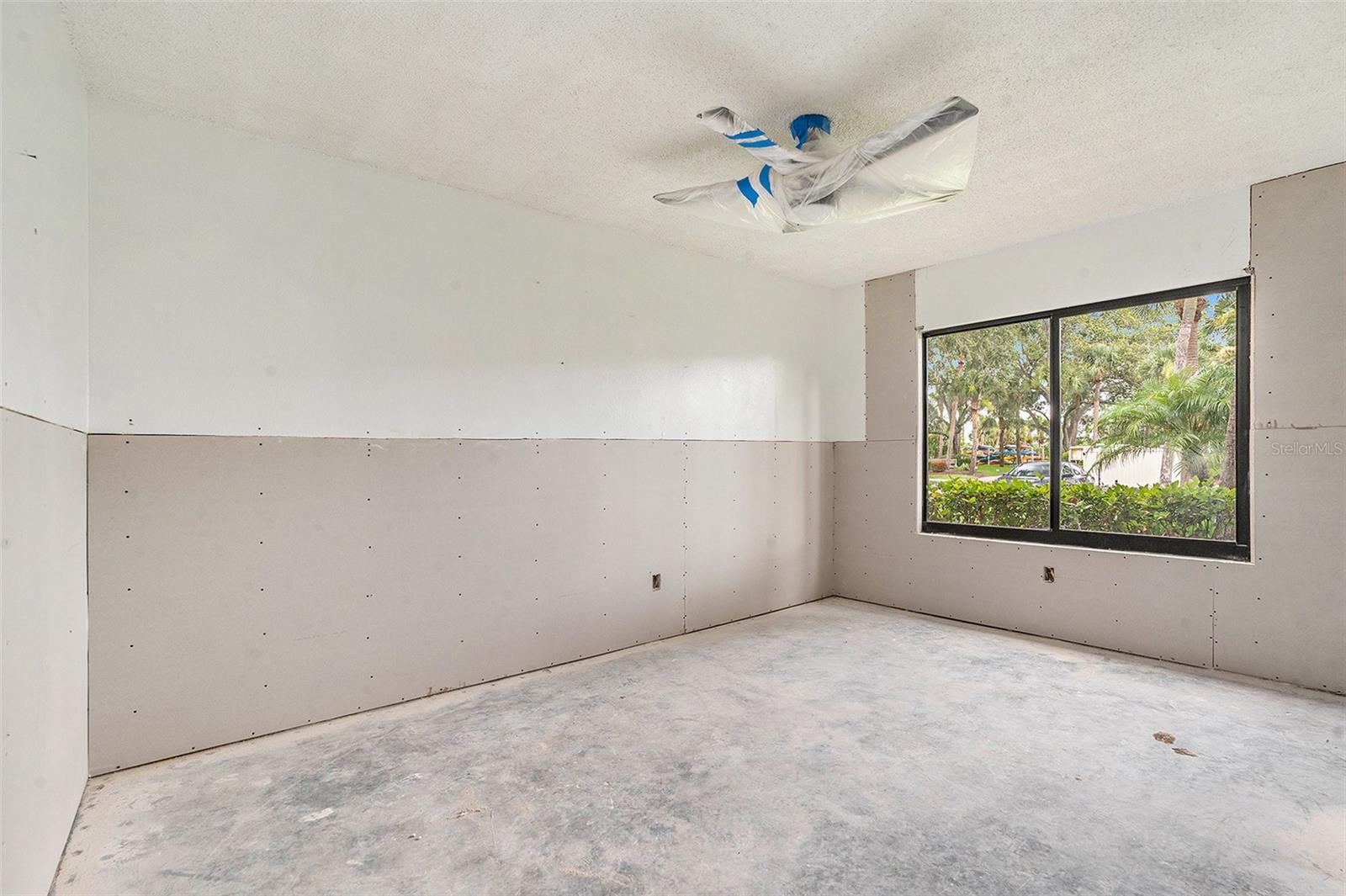 Image 14 of 31 For 326 Moorings Cove Drive 2b