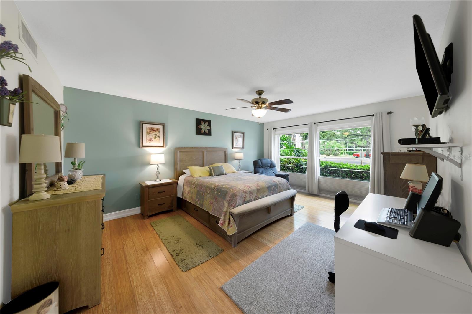 Image 12 of 23 For 3035 Countryside Boulevard 16b