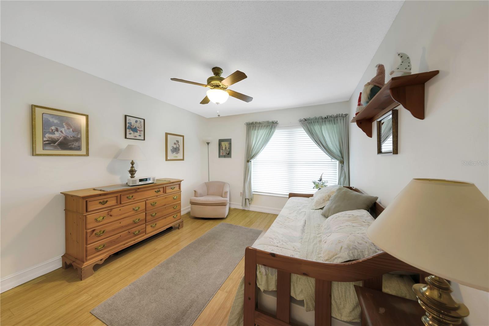 Image 17 of 23 For 3035 Countryside Boulevard 16b
