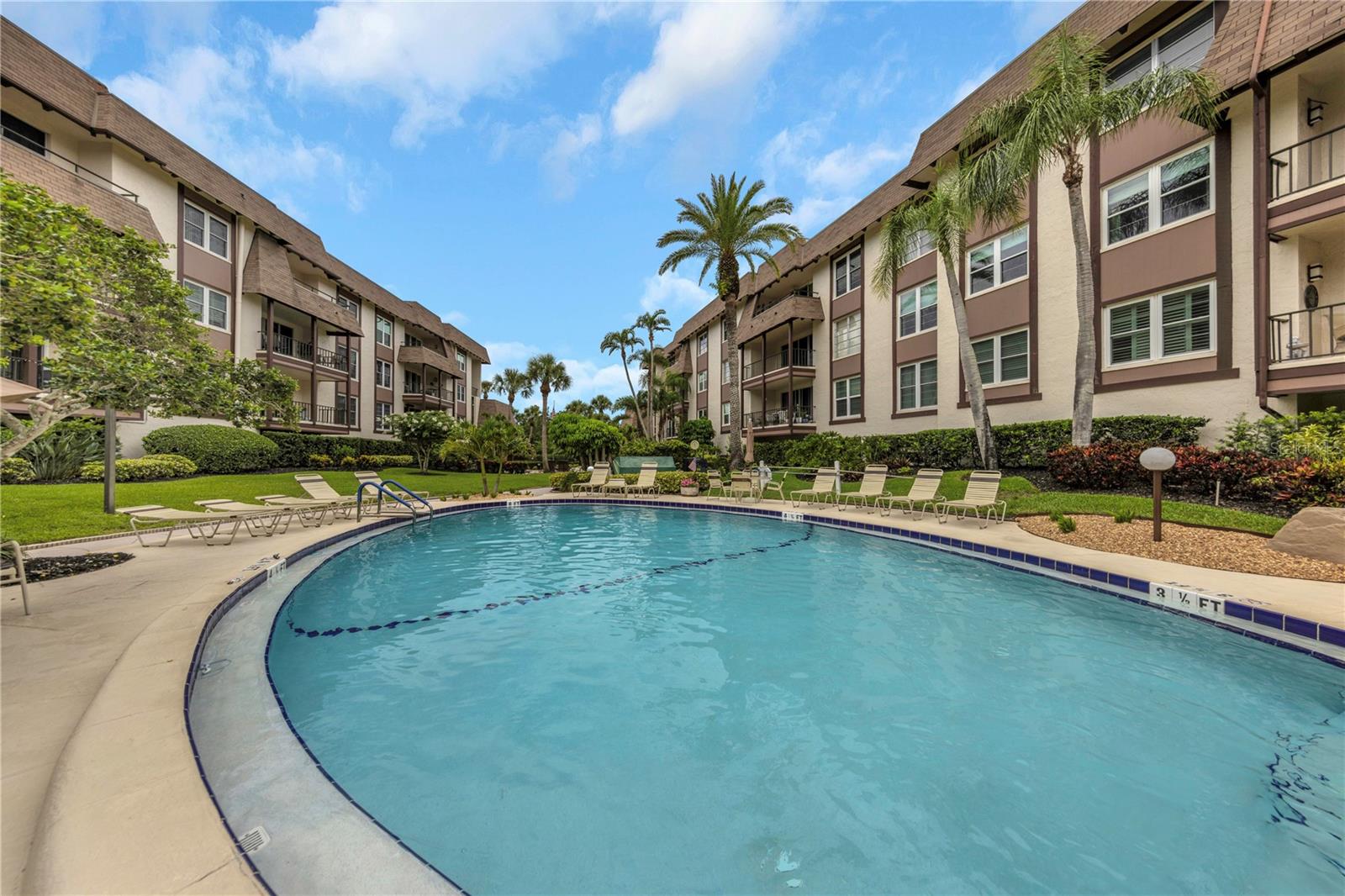 Image 2 of 23 For 3035 Countryside Boulevard 16b