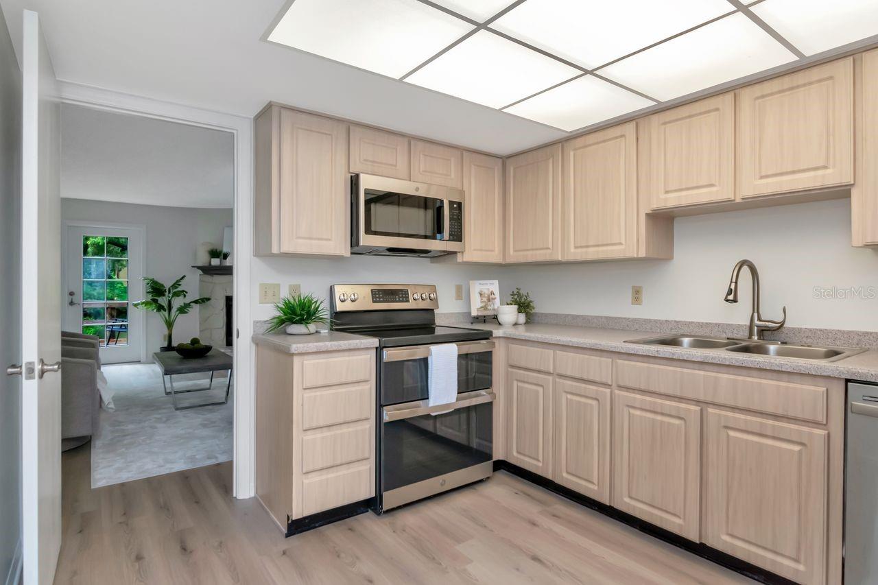 Image 18 of 44 For 2923 Gandy Boulevard 2923