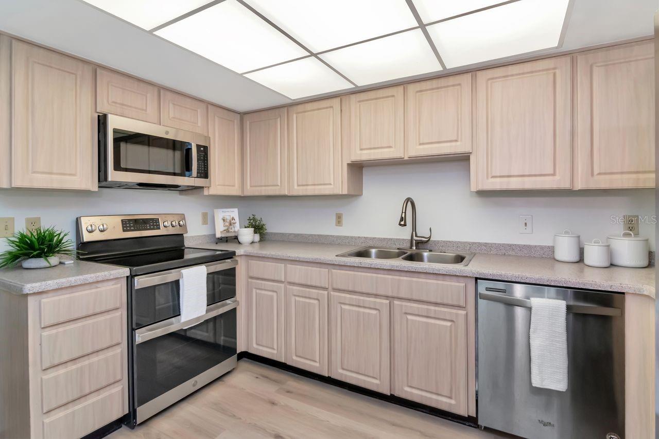 Image 19 of 44 For 2923 Gandy Boulevard 2923