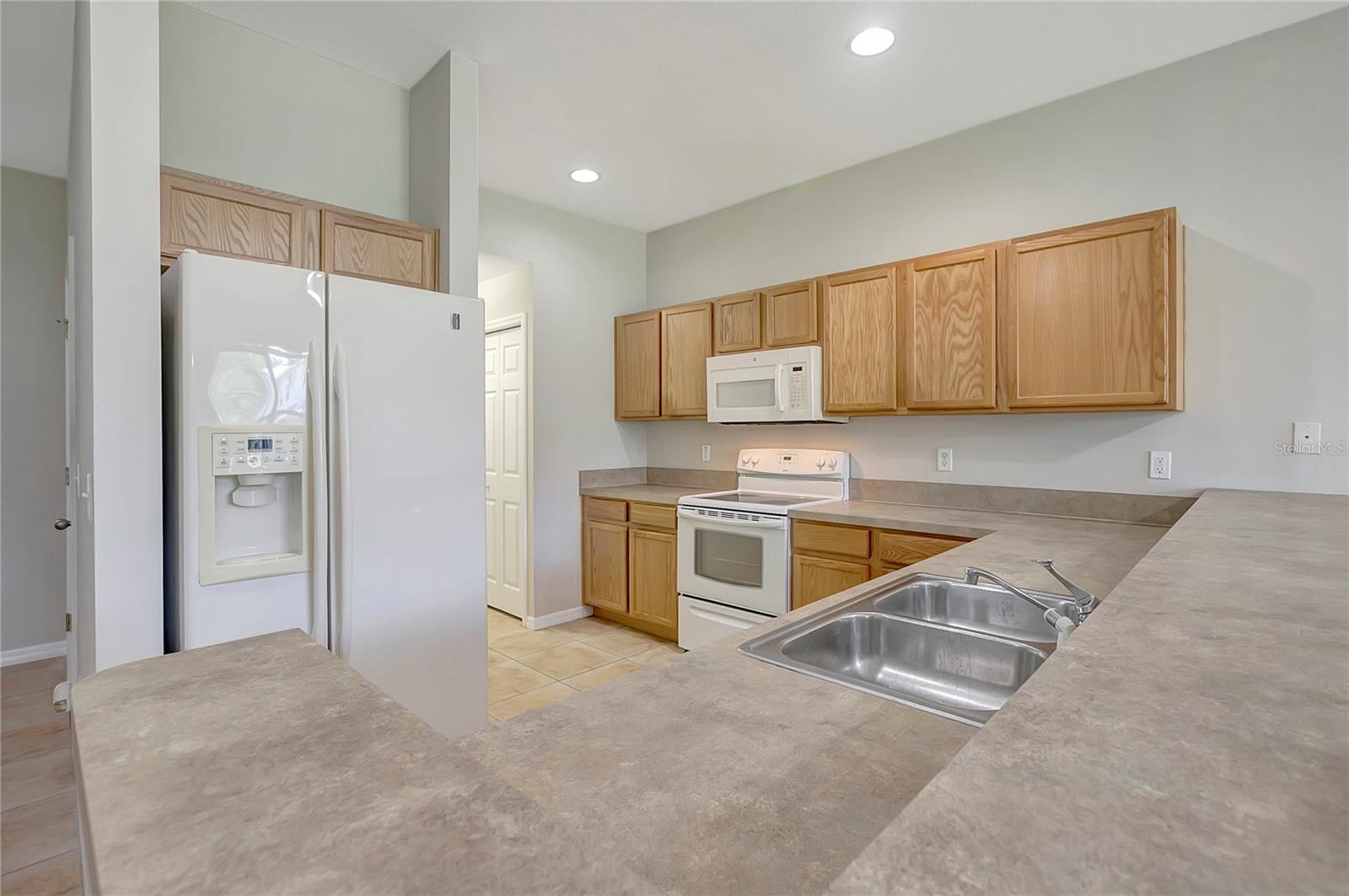 Image 8 of 48 For 10311 Stone Moss Avenue