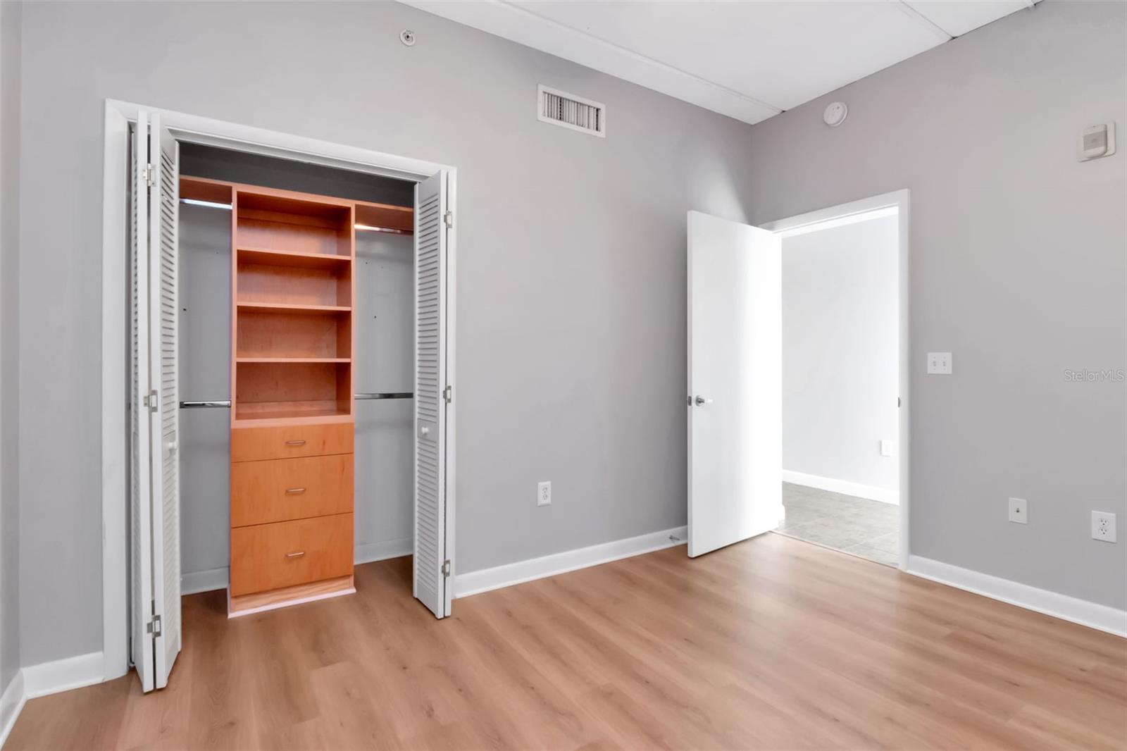 Image 12 of 32 For 1621 4th Avenue 202