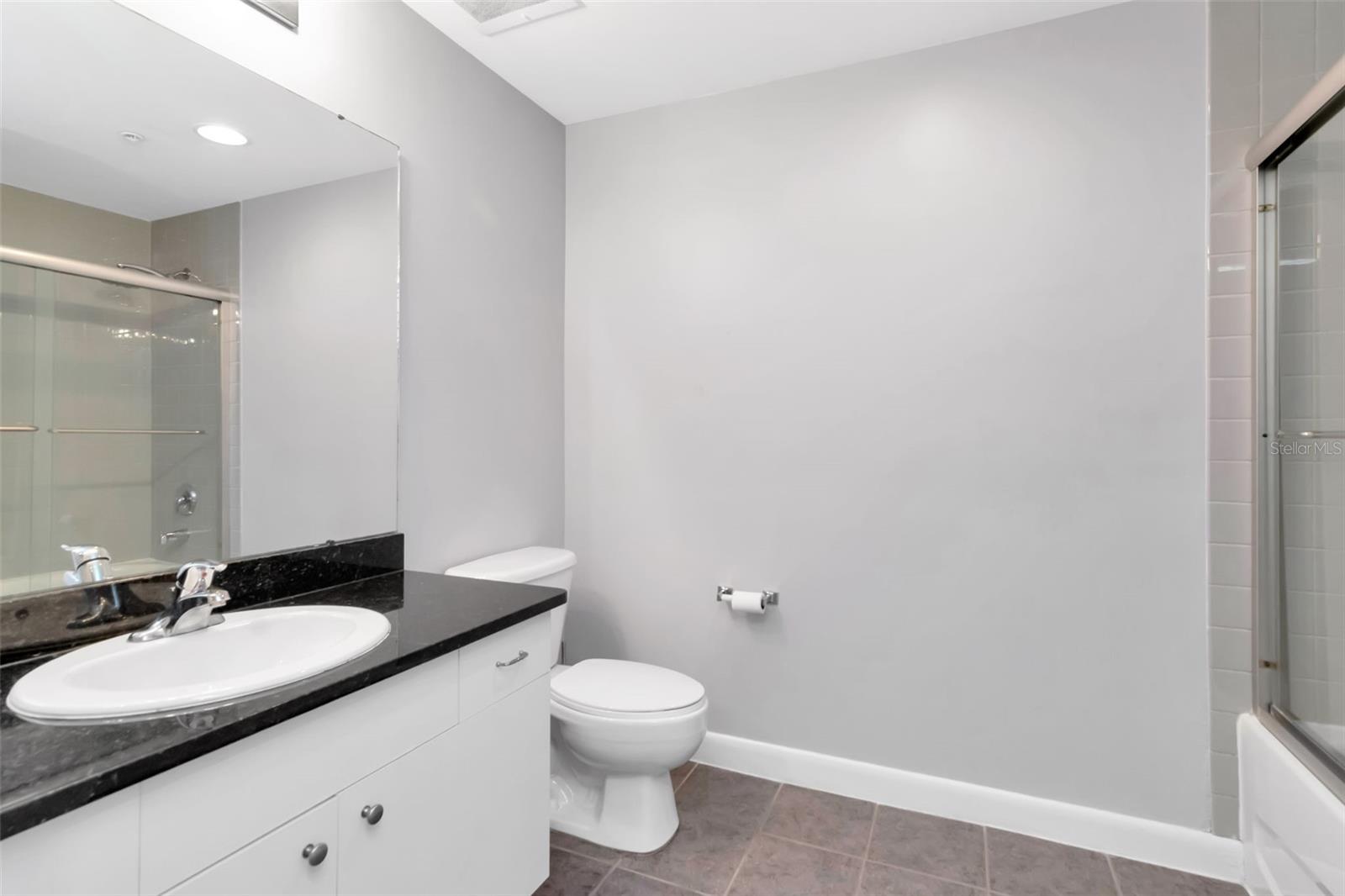 Image 14 of 32 For 1621 4th Avenue 202
