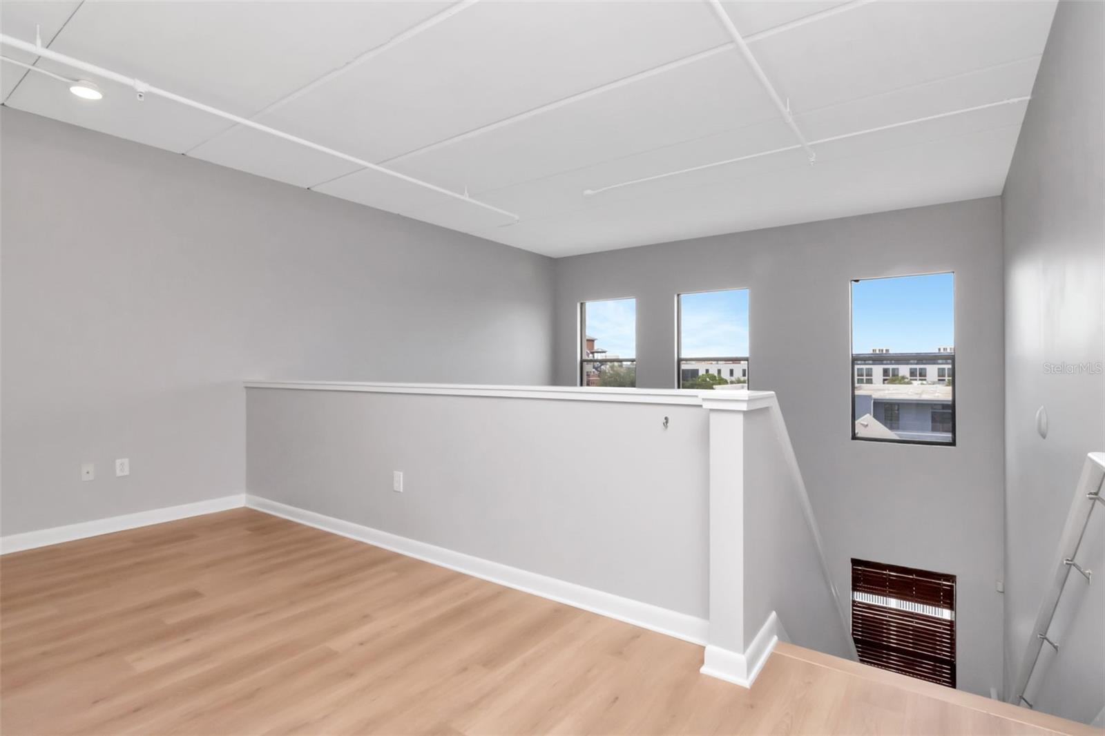 Image 15 of 32 For 1621 4th Avenue 202