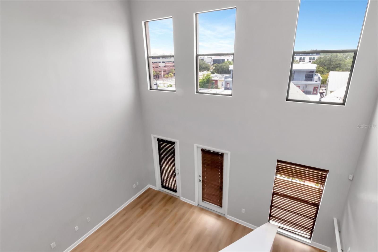 Image 16 of 32 For 1621 4th Avenue 202