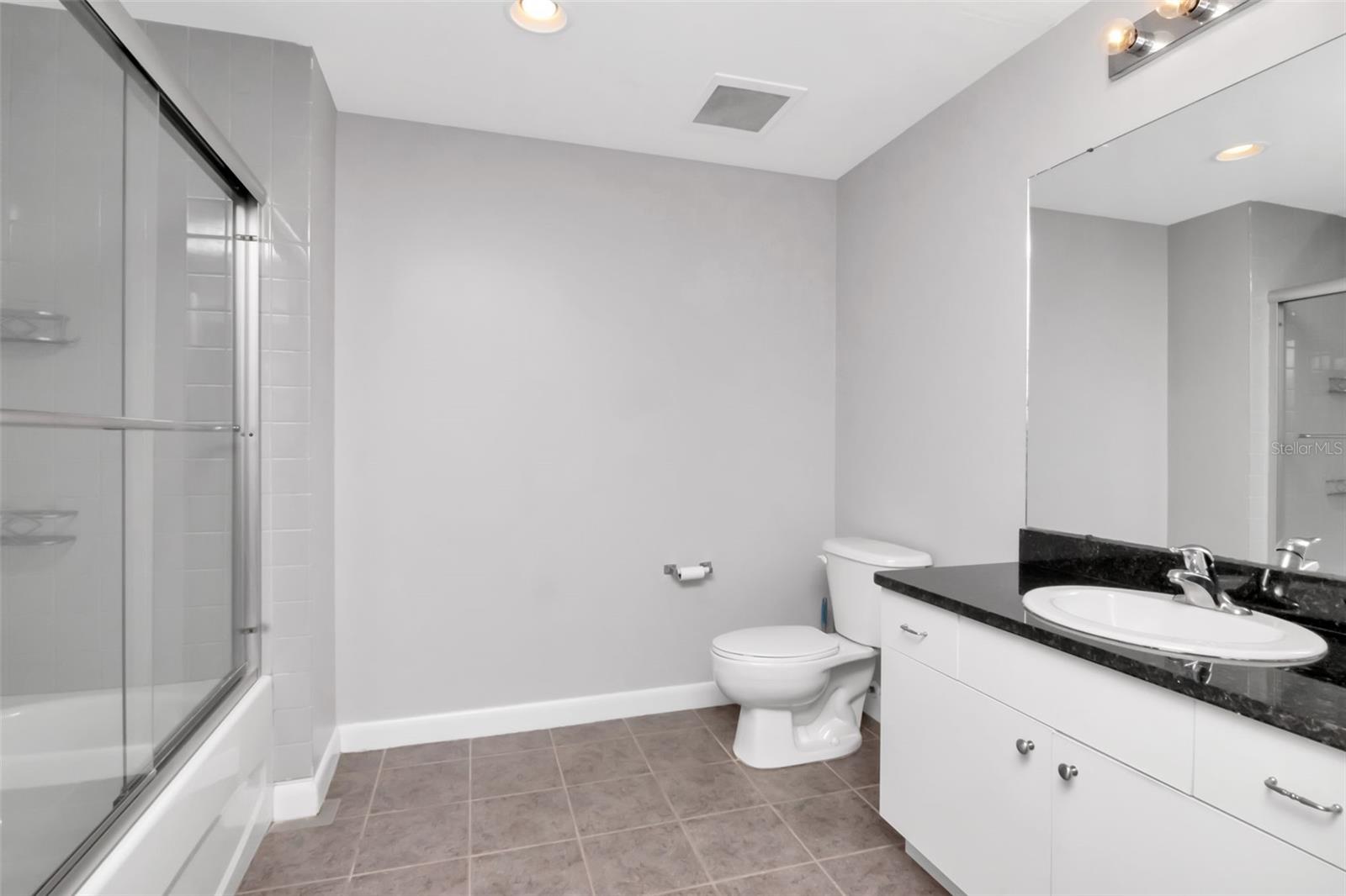 Image 19 of 32 For 1621 4th Avenue 202
