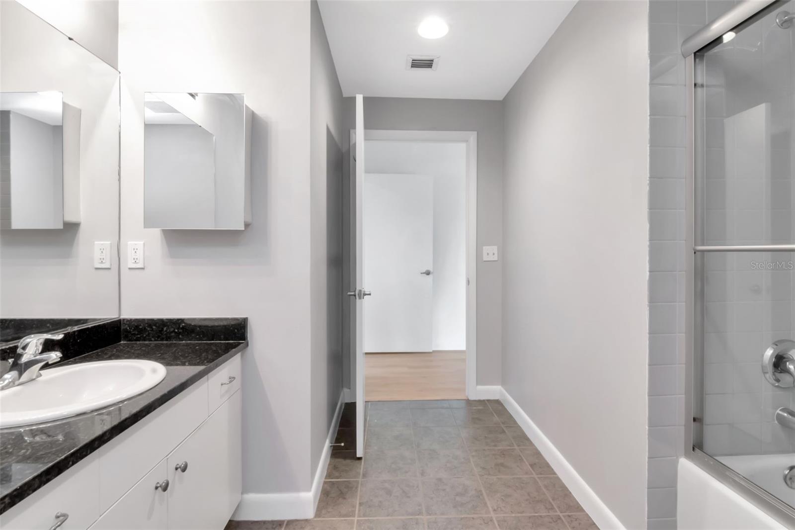 Image 20 of 32 For 1621 4th Avenue 202