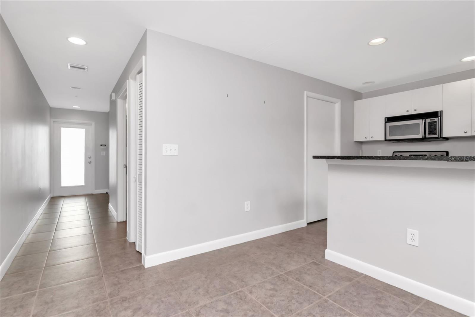Image 3 of 32 For 1621 4th Avenue 202