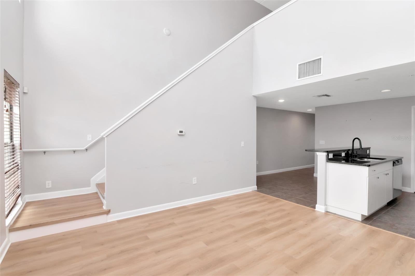 Image 4 of 32 For 1621 4th Avenue 202