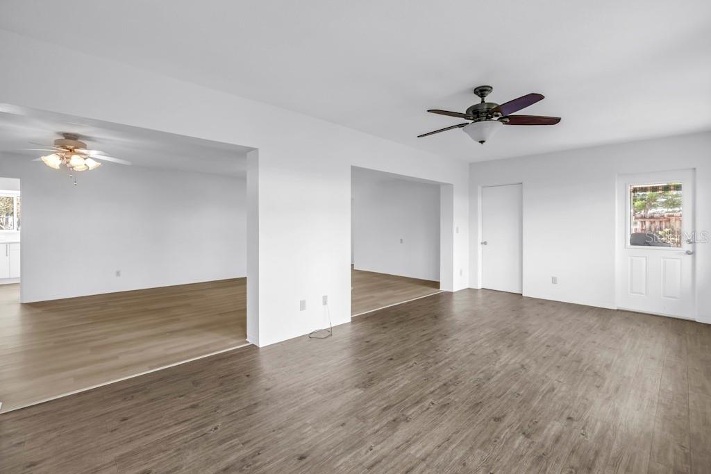 Image 11 of 39 For 3652 18th Avenue N